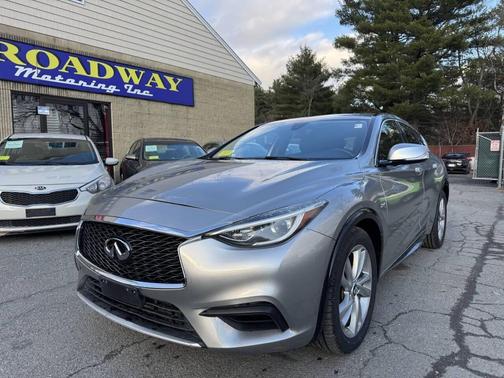 2018 INFINITI QX30 Luxury