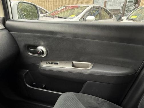 2011 Nissan Versa 1.8 S
