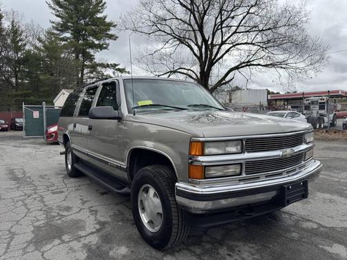 Sunset Gold Metallic 1999 Chevrolet Suburban 1500