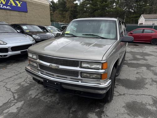Sunset Gold Metallic 1999 Chevrolet Suburban 1500