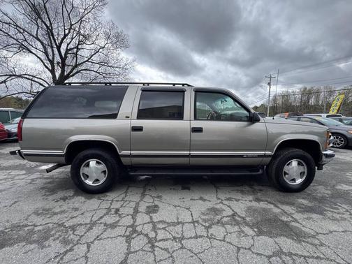 Sunset Gold Metallic 1999 Chevrolet Suburban 1500