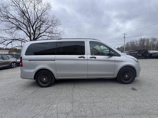 Brilliant Silver Metallic 2017 Mercedes-Benz Metris Base