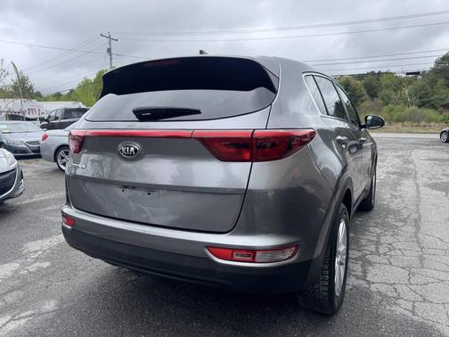 Mineral Silver 2017 Kia Sportage LX