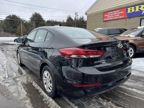 2018 Hyundai ELANTRA SE