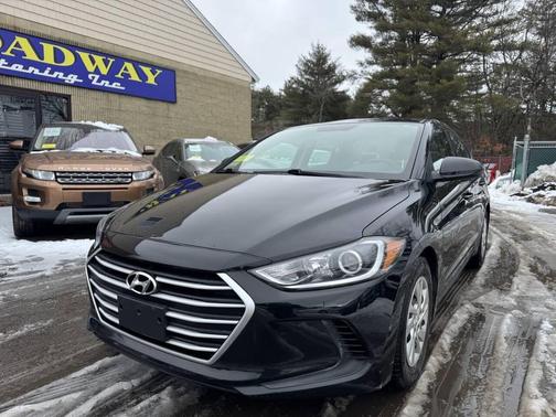 2018 Hyundai ELANTRA SE