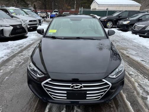 2018 Hyundai ELANTRA SE