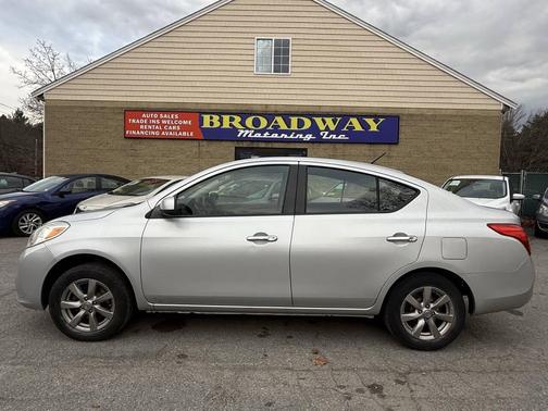 2012 Nissan Versa 1.6 S