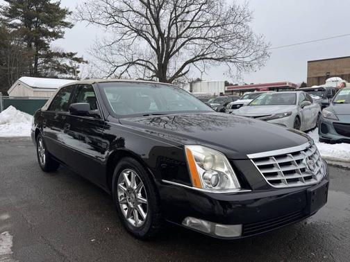 2011 Cadillac DTS Luxury Collection
