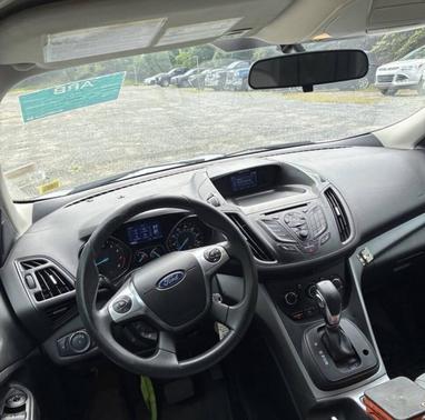 Oxford White 2015 Ford Escape SE