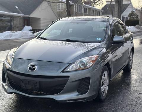 2013 Mazda Mazda3 i Sport