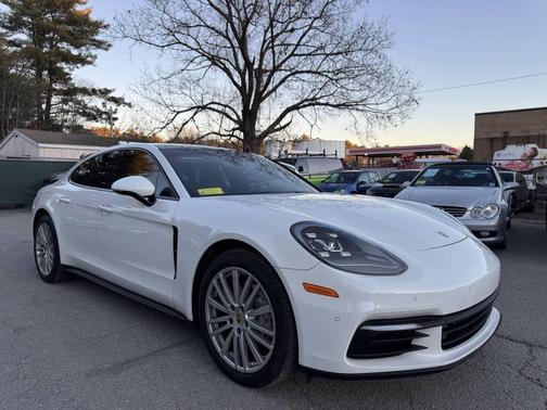 2017 Porsche Panamera 4