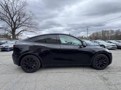 2021 Tesla Model Y Long Range AWD 4dr Crossover