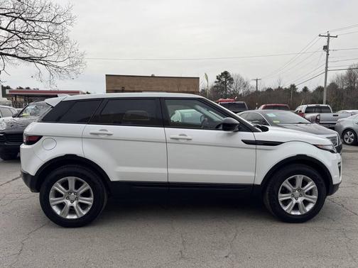 White 2016 Land Rover Range Rover Evoque SE