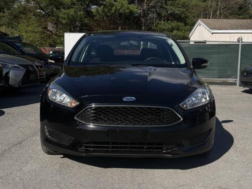 Shadow Black 2018 Ford Focus SE