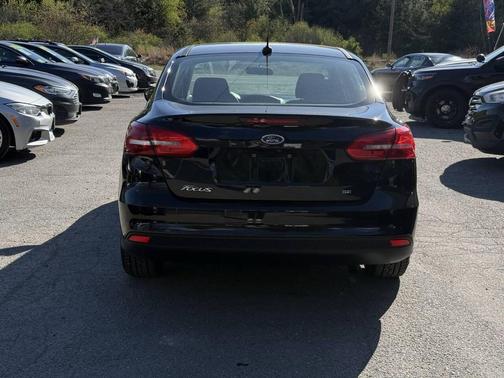 Shadow Black 2018 Ford Focus SE