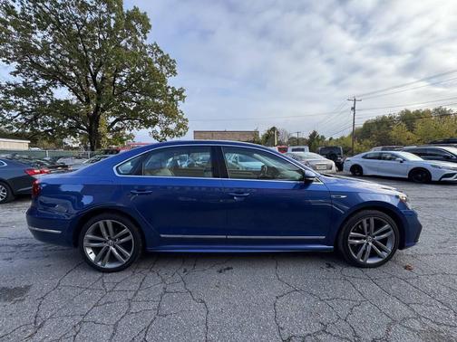 2017 Volkswagen Passat 1.8T R-Line w/Comfort