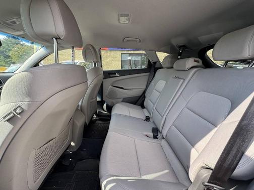 Molten Silver 2018 Hyundai TUCSON SEL
