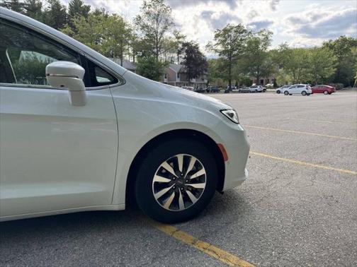 2021 Chrysler Pacifica Hybrid Touring L