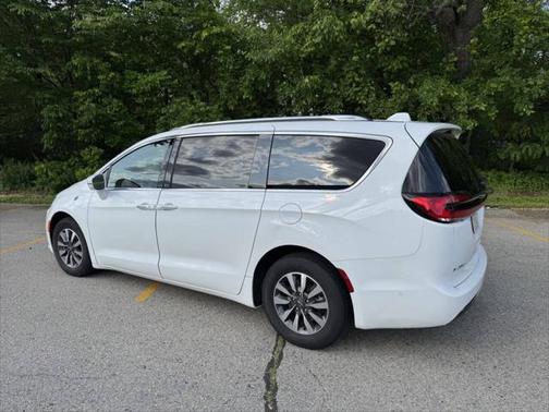 2021 Chrysler Pacifica Hybrid Touring L
