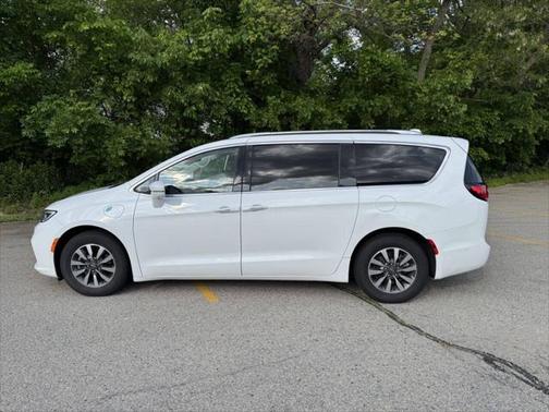 2021 Chrysler Pacifica Hybrid Touring L