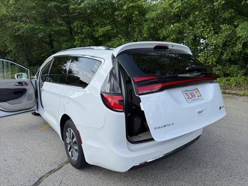 2021 Chrysler Pacifica Hybrid Touring L