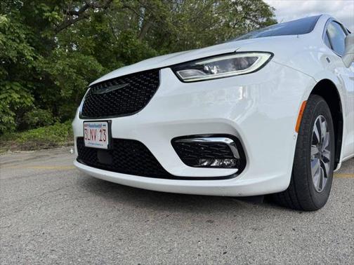 2021 Chrysler Pacifica Hybrid Touring L