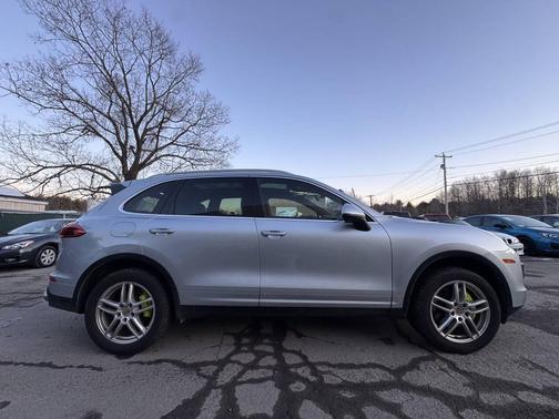 2016 Porsche Cayenne Cayenne S E-Hybrid