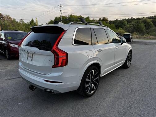 2018 Volvo XC90 T6 Momentum