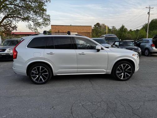 2018 Volvo XC90 T6 Momentum
