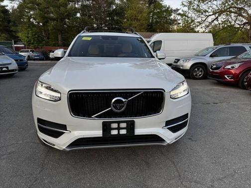 2018 Volvo XC90 T6 Momentum