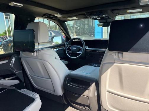 2025 Cadillac Escalade Sport Platinum