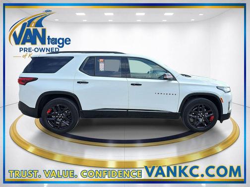 Summit White 2023 Chevrolet Traverse Premier