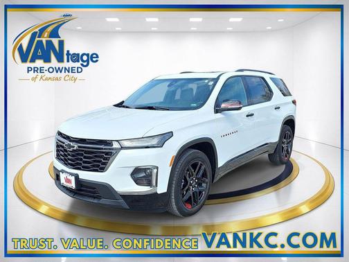 Summit White 2023 Chevrolet Traverse Premier