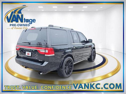 2015 Lincoln Navigator Base