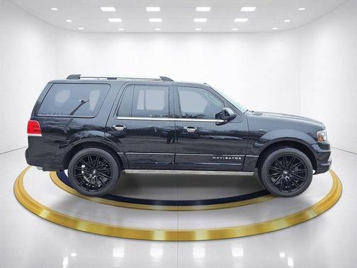 2015 Lincoln Navigator Base