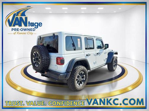 Bright White Clearcoat 2025 Jeep Wrangler Rubicon