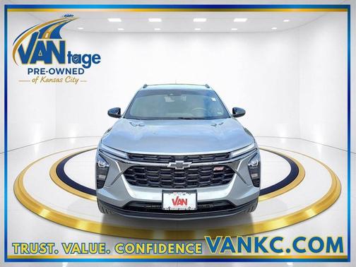 Sterling Gray Metallic 2025 Chevrolet Trax FWD 2RS