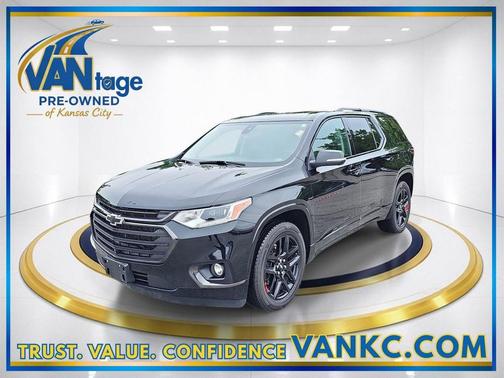 Mosaic Black Metallic 2021 Chevrolet Traverse Premier