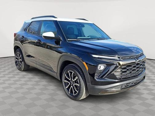 Mosaic Black Metallic 2025 Chevrolet Trailblazer ACTIV