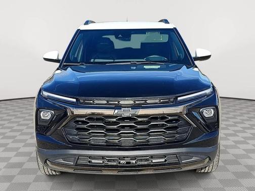 Mosaic Black Metallic 2025 Chevrolet Trailblazer ACTIV