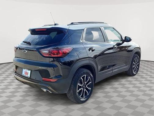 Mosaic Black Metallic 2025 Chevrolet Trailblazer ACTIV