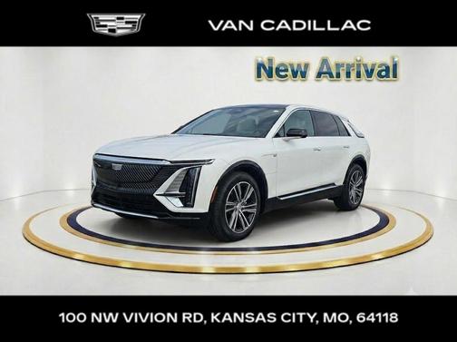 Crystal White Tricoat 2024 Cadillac LYRIQ Luxury