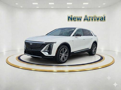 Crystal White Tricoat 2024 Cadillac LYRIQ Luxury