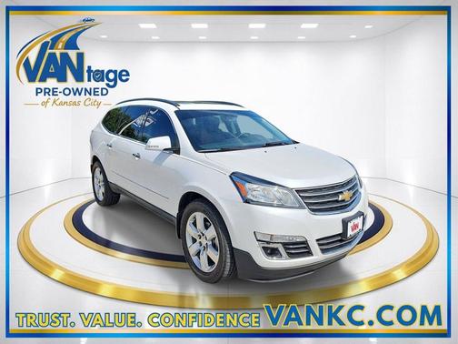Iridescent Pearl Tricoat 2016 Chevrolet Traverse LTZ