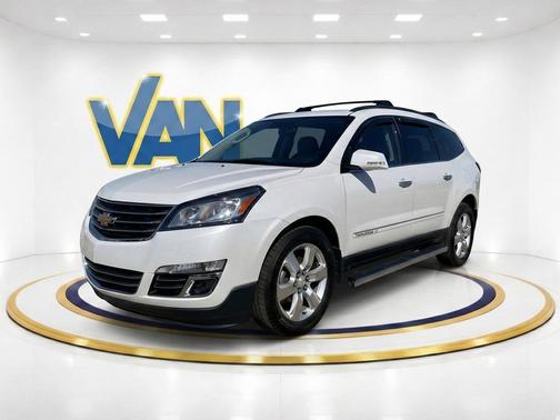 Iridescent Pearl Tricoat 2016 Chevrolet Traverse LTZ