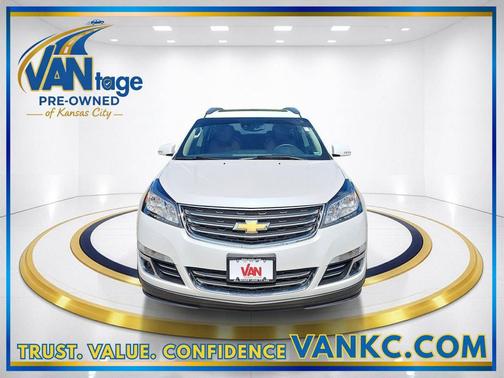 Iridescent Pearl Tricoat 2016 Chevrolet Traverse LTZ