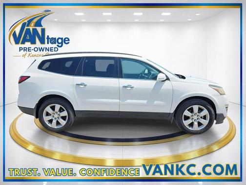 Summit White 2016 Chevrolet Traverse 1LT