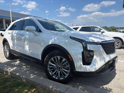 Crystal White Tricoat 2024 Cadillac XT4 Premium Luxury
