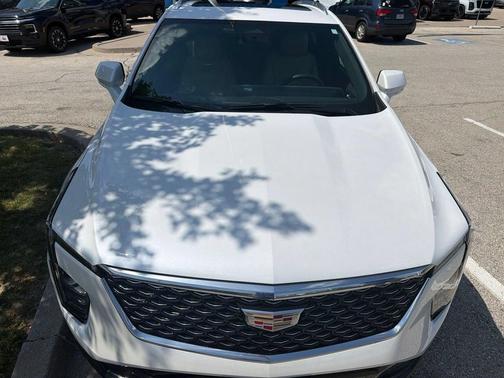 Crystal White Tricoat 2024 Cadillac XT4 Premium Luxury