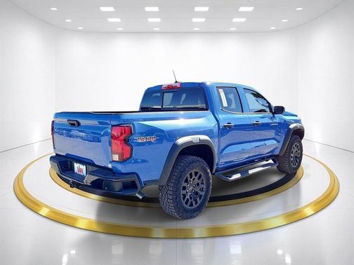Reef Blue Metallic 2026 Chevrolet Colorado Trail Boss